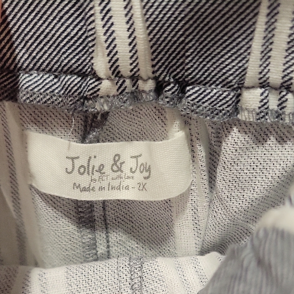 Striped High Waist Shorts with Tie Detail - Picture 2 of 4